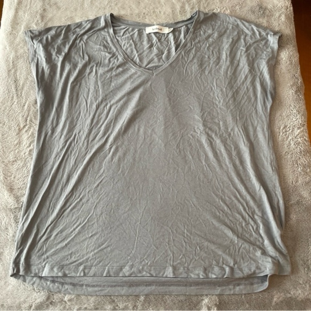 Kettlewell cap sleeve Gray V-Neck Women's Tee size LL